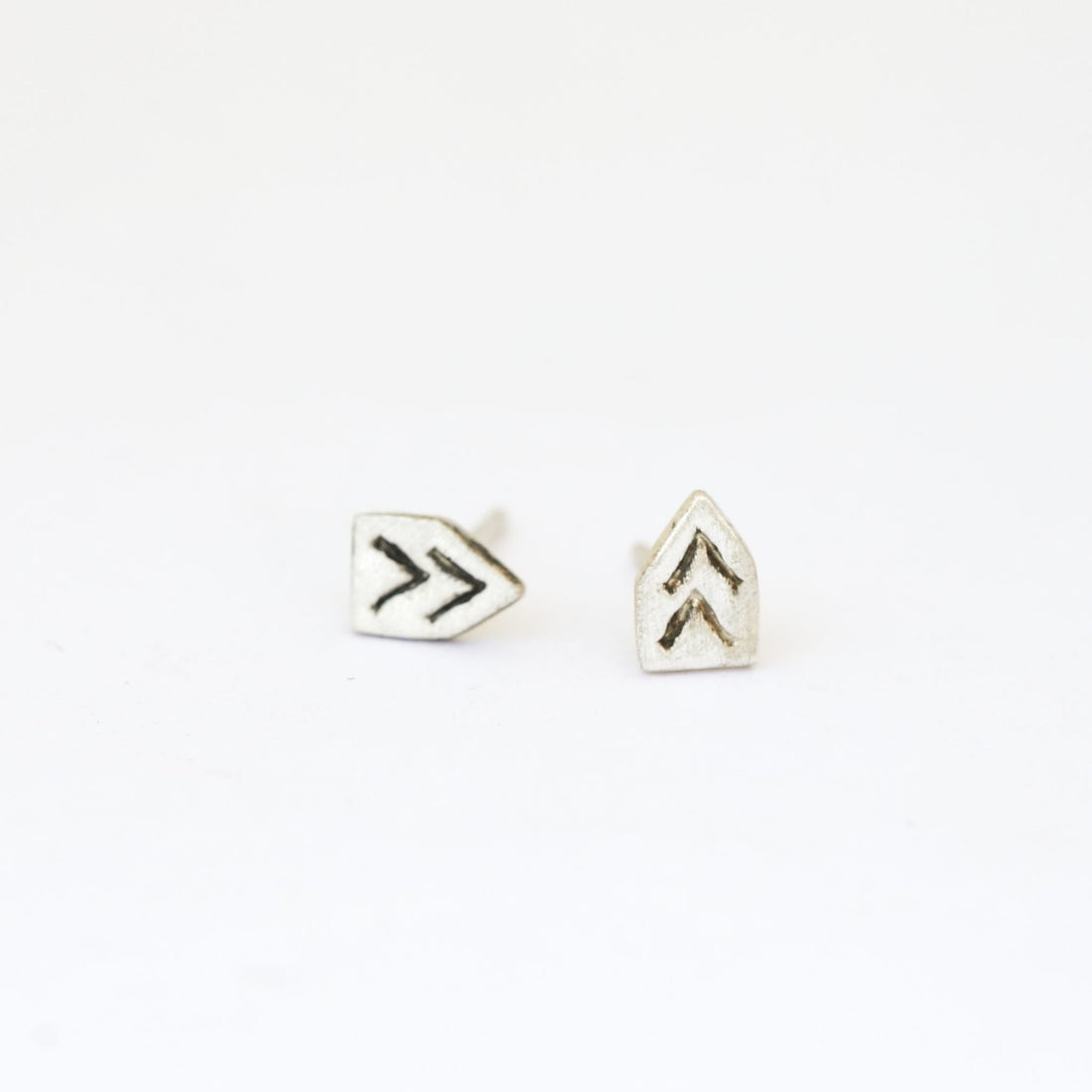 Chevron studs - Chocolate and Steel