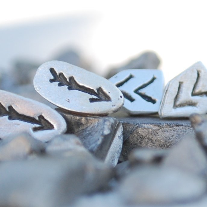 Chevron studs - Chocolate and Steel