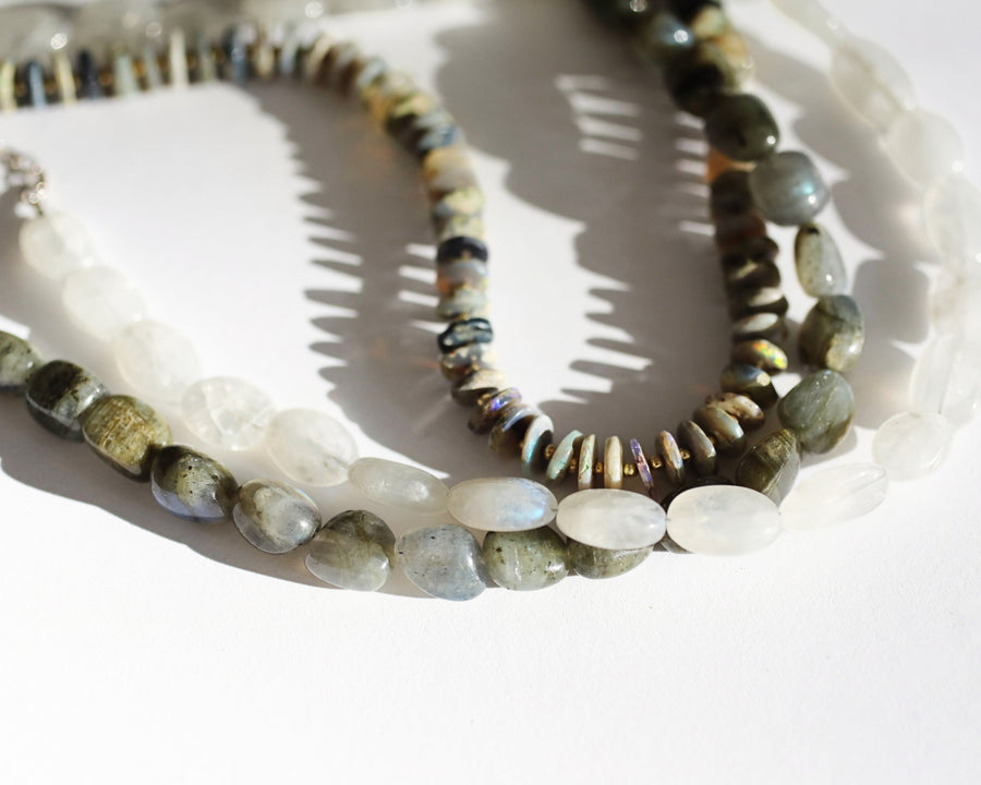 Skipping Stones Gemstone Necklace in Moonstone and Labradorite