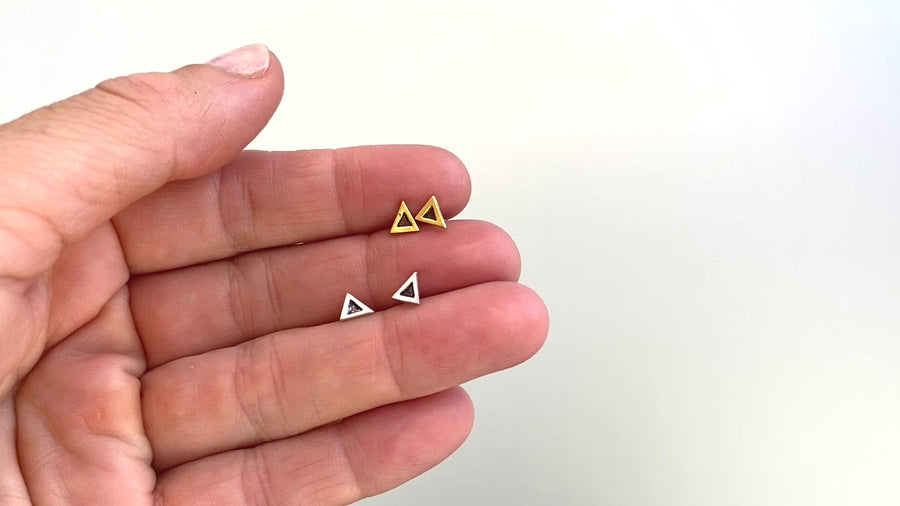 Dark triangle stud earrings