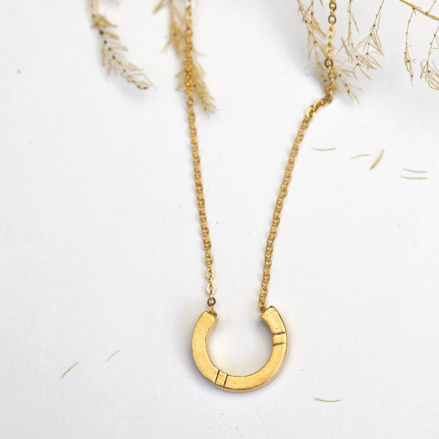 Elan Horseshoe Necklace -Small